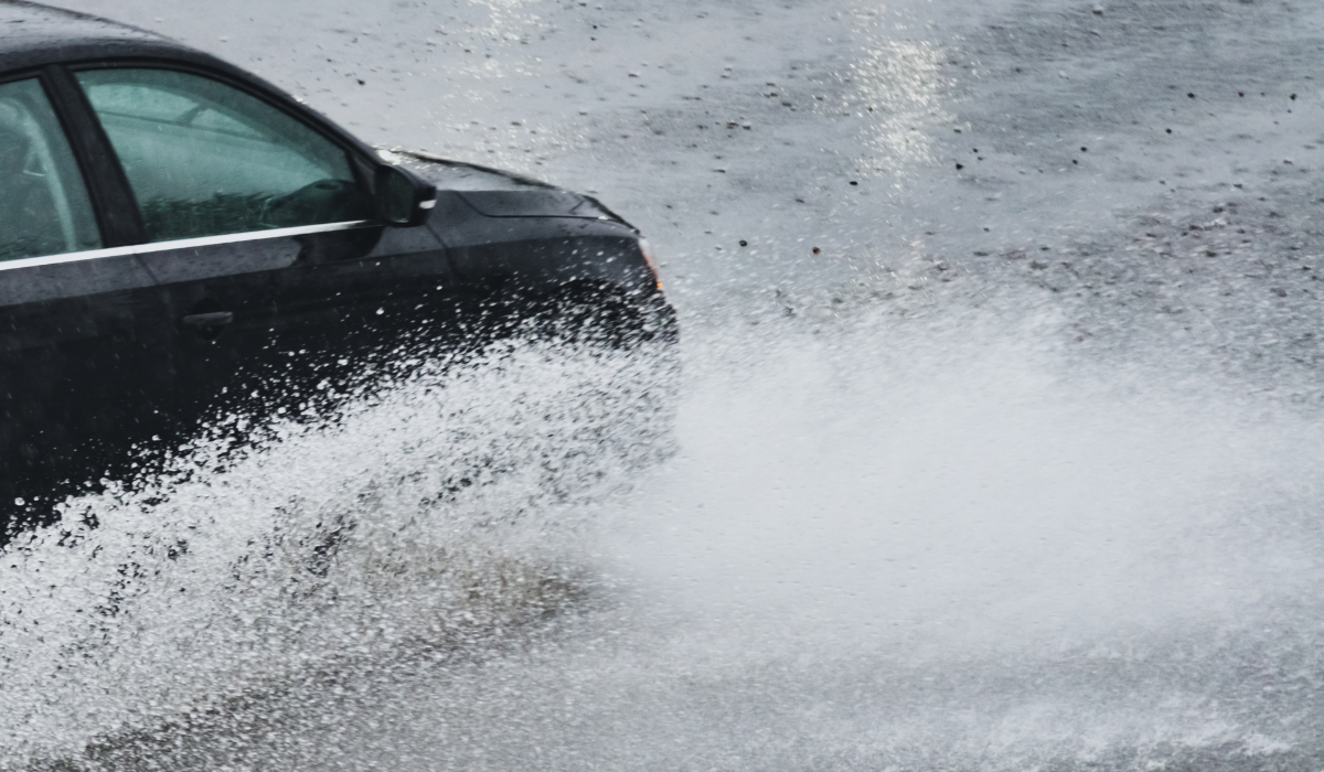 carro com chuva